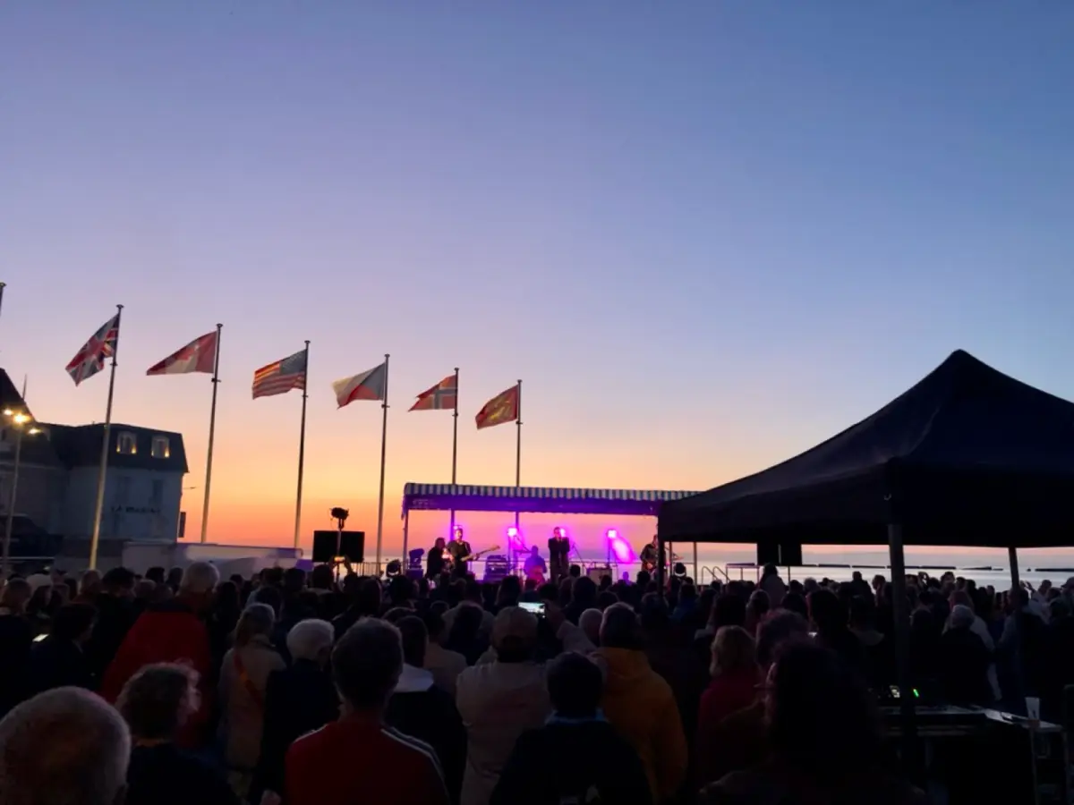 Arromanches Live